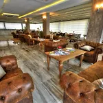 Golden Deluxe Hotel