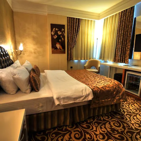 Готель Golden Deluxe 4*