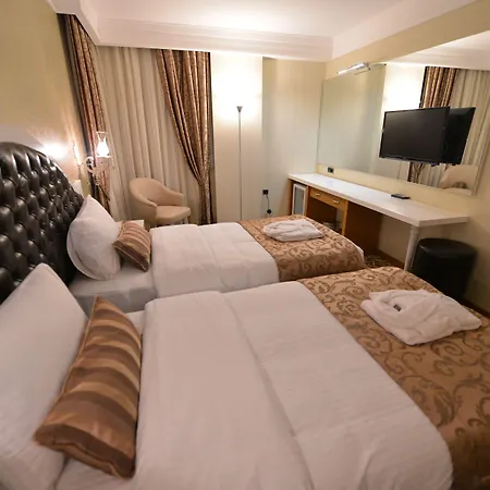 Готель Golden Deluxe