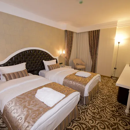 Готель Golden Deluxe 4*