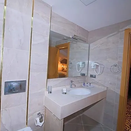 Golden Deluxe 4* Adana