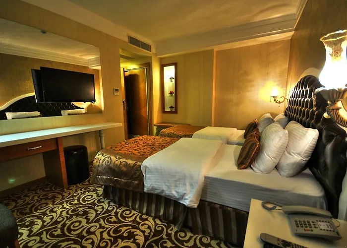 Golden Deluxe Готель 4*