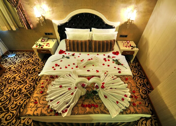 Готель Golden Deluxe