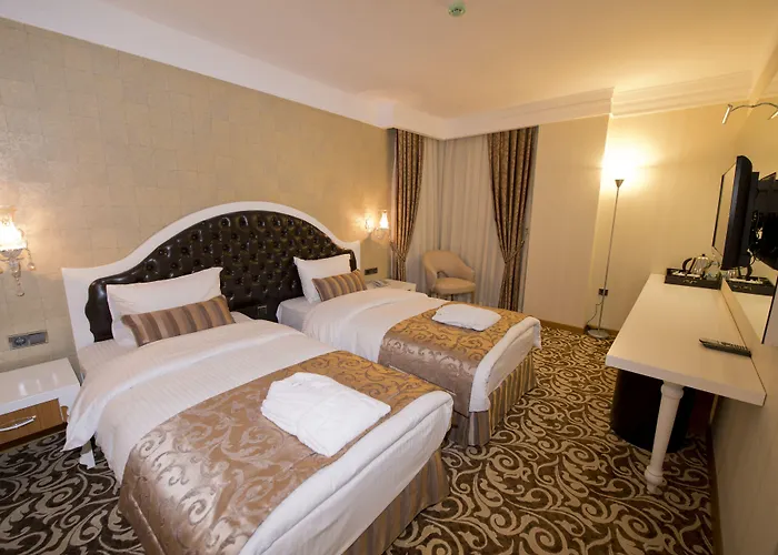 Hotel Golden Deluxe 4*