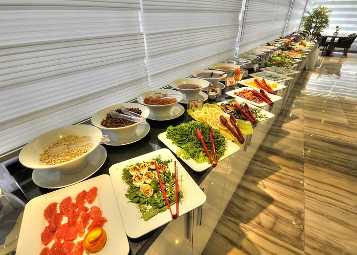 Golden Deluxe Готель 4*