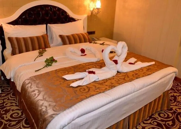 Готель Golden Deluxe 4*