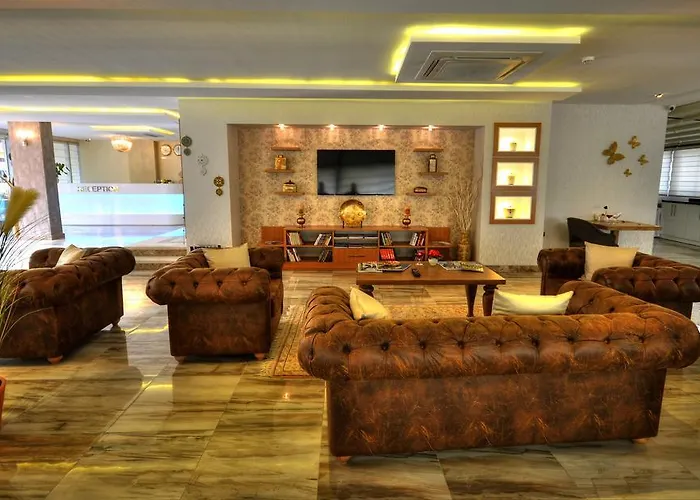 Готель Golden Deluxe Адана