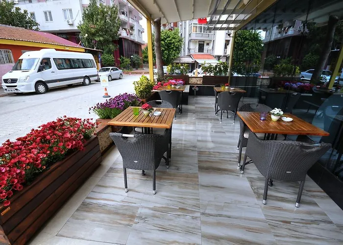 Готель Golden Deluxe 4*