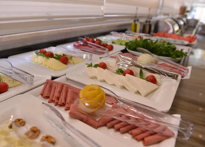 Готель Golden Deluxe